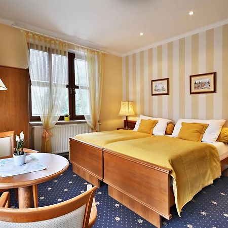 Hotel Villa Conti Pisek  Ngoại thất bức ảnh
