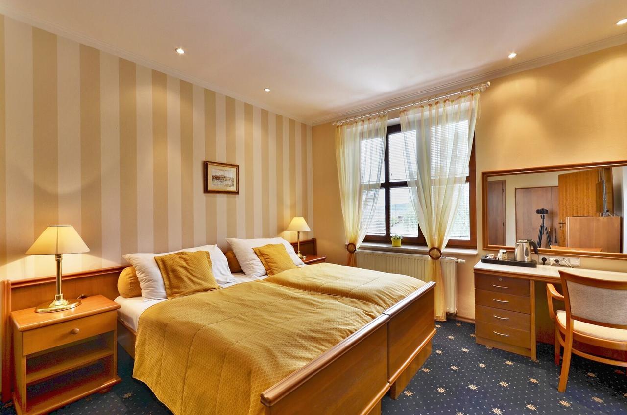 Hotel Villa Conti Pisek  Ngoại thất bức ảnh