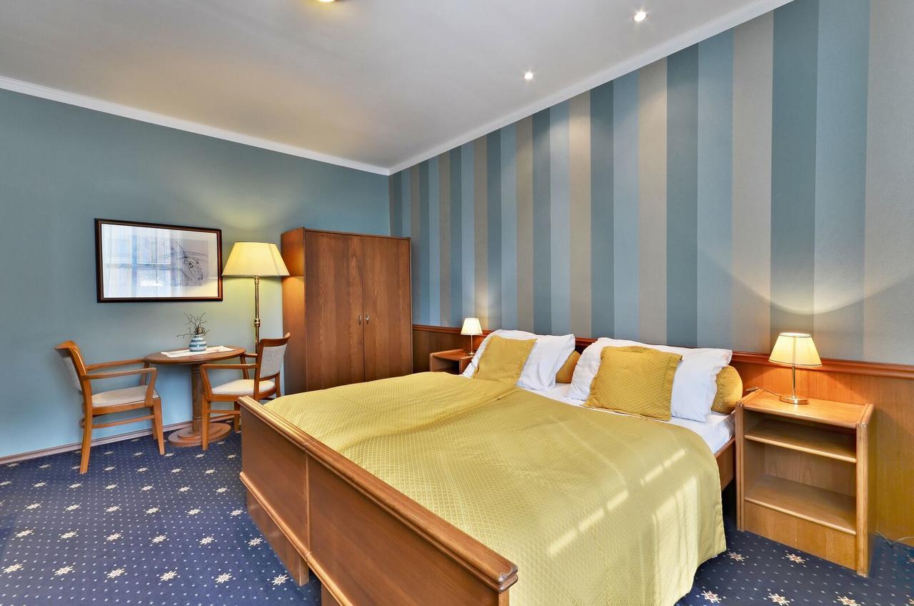 Hotel Villa Conti Pisek  Ngoại thất bức ảnh